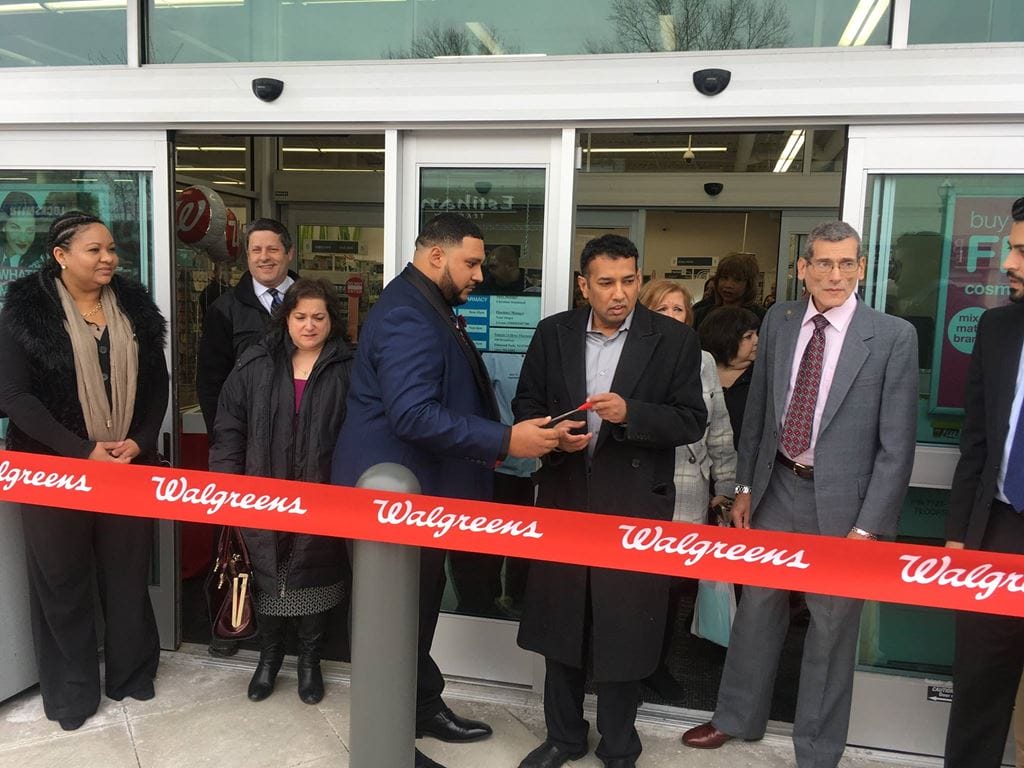 WALGREEN'S - CEDAR LANE RIBBON CUTTING